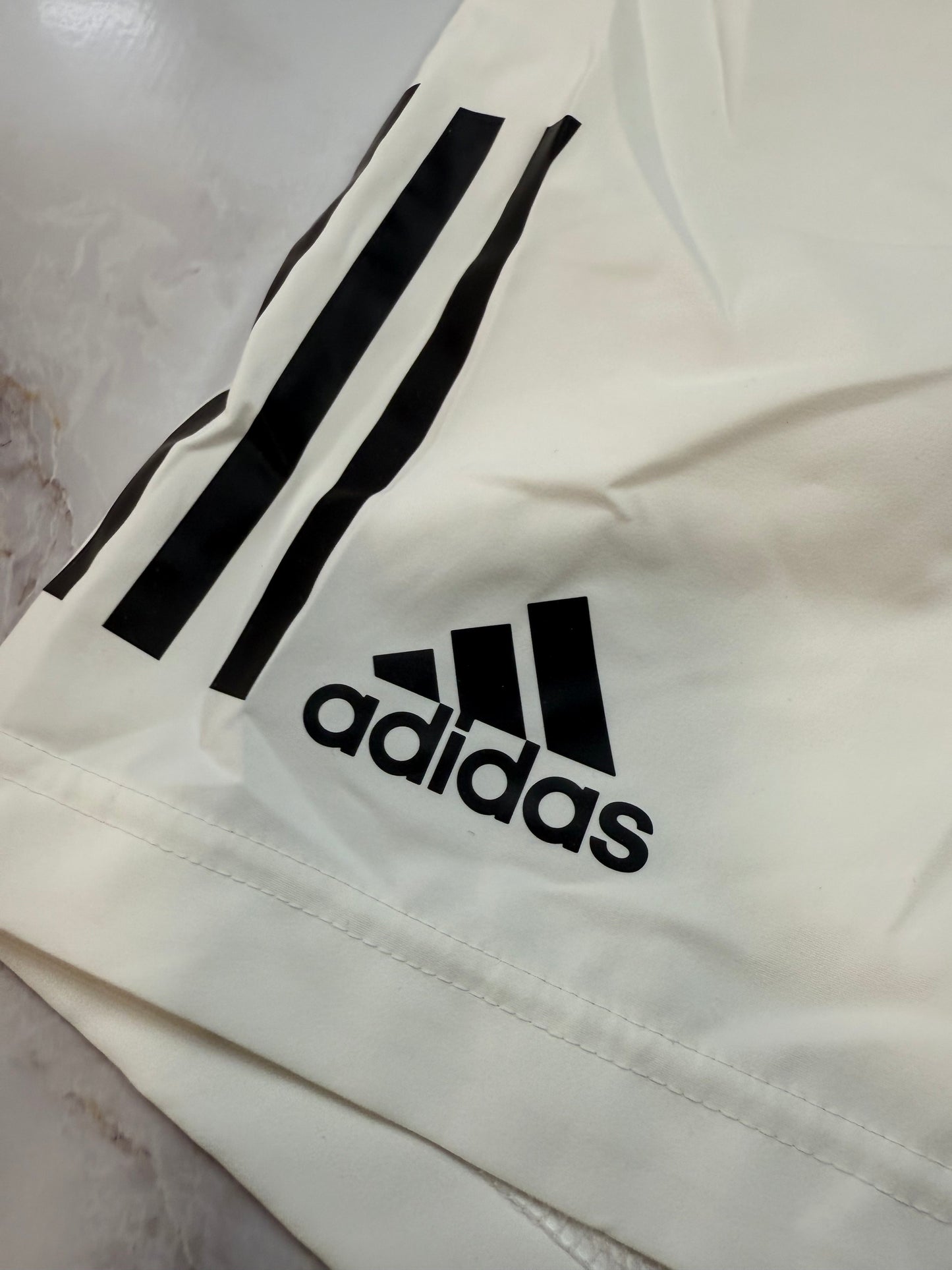 【adidas】ClimaCool ホワイト ショーツ Lサイズ | 通気性抜群 スポーツ＆カジュアルに最適