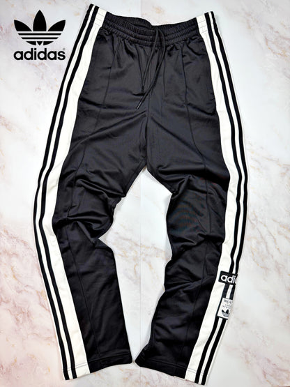 【adidas Originals】ADIBREAK トラックパンツ ブラック×ホワイト Mサイズ | スナップボタン付き サイドライン スポーツ＆カジュアル