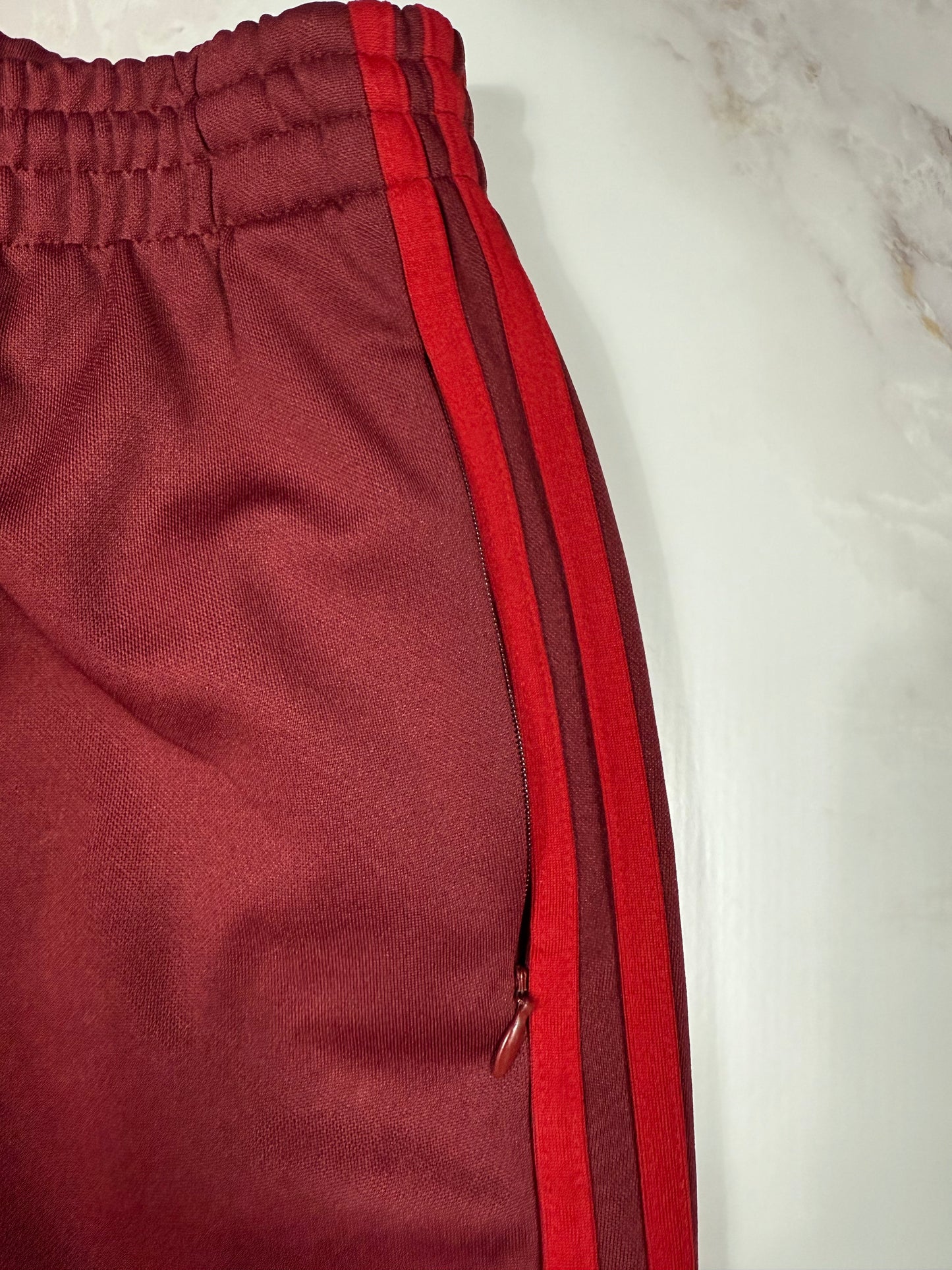 【adidas】ワインレッド ジャージパンツ XL メンズ スリーストライプ トラックパンツ | スポーツ＆カジュアルに最適
