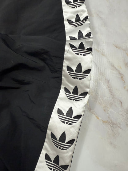 【adidas Originals】サイドロゴテープ トラックパンツ ブラック Lサイズ 裏地メッシュ ジャージボトムス