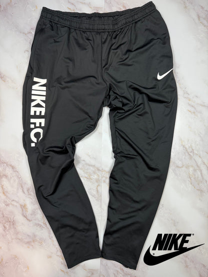 NIKE ナイキ Dri-FIT トレーニングパンツ XXL ブラック NIKE F.C. ロゴ入り メンズ スポーツウェア