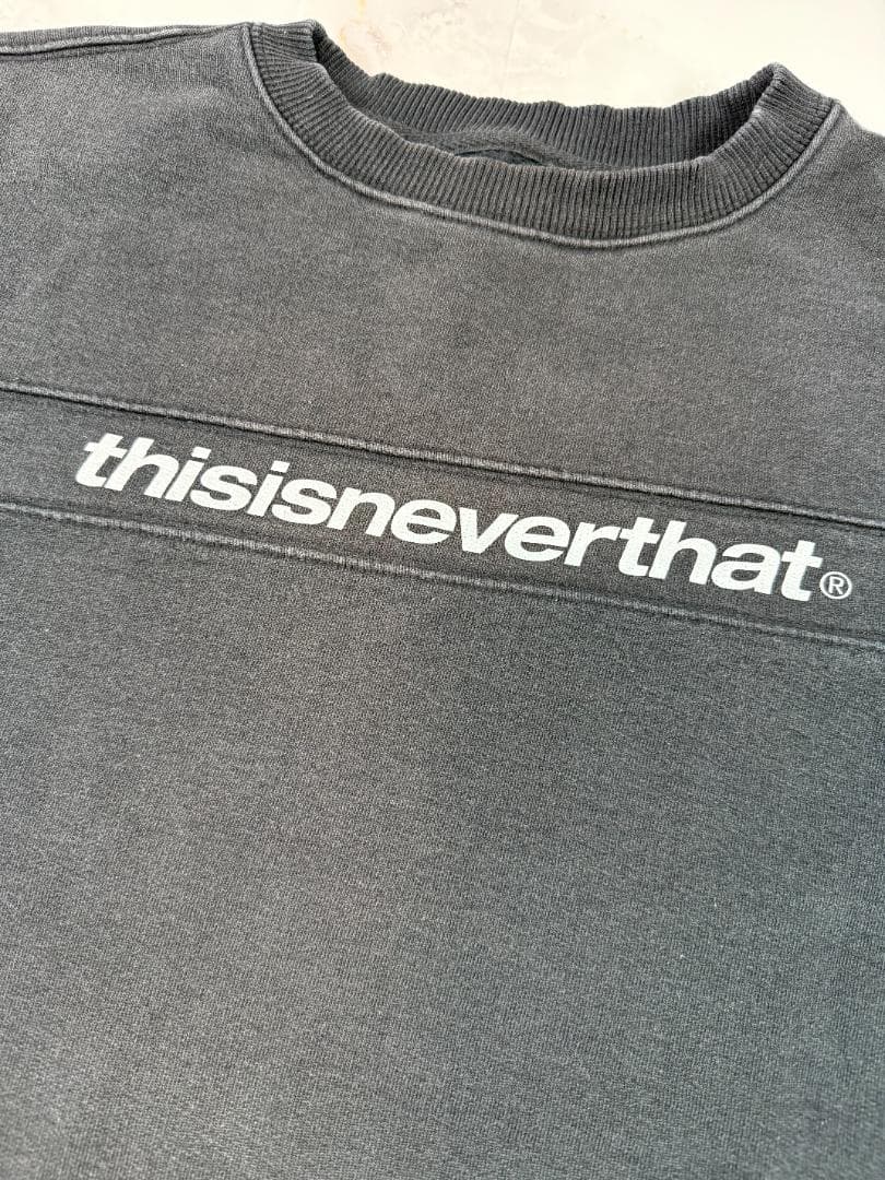 【thisisneverthat】ロゴ クルーネックスウェット ブラック 裏起毛 コットン100% 韓国ストリート